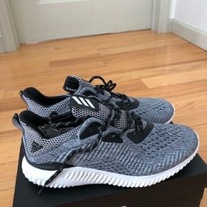 Alphabounce em running shoes